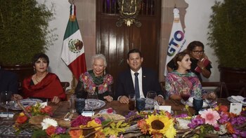 Sánchez Cordero, junto al gobernador