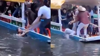 Una mujer fue rescatada del canal de Xochimilco (Foto: Captura de pantalla)