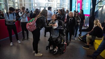 Por medio de la cuenta