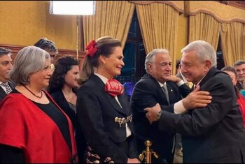 Los invitados a Palacio Nacional eran miembros de la actual administración de gobierno, principalmente (Foto: Twitter @DspiertaMéxico)