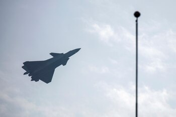 Un caza furtivo A J-20