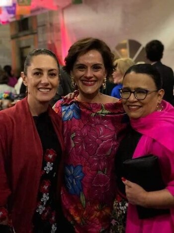 Claudia Sheinbaum ingresó a Palacio Nacional a pie por la calle Moneda (Foto: Twitter)