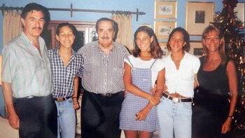 La familia Storani junto al