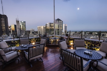 Está ubicado en el edificio