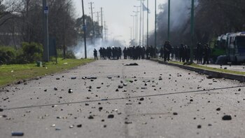 Tensa calma en Ensenada: hubo piedras