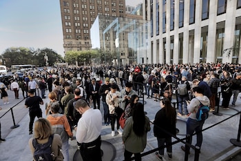 La gente comenzó a hacer