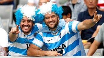Los fanáticos de Los Pumas alentaron al equipo argentino en el Tokyo Stadium (REUTERS/Matthew Childs)