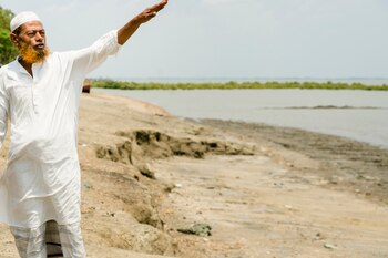 Zafar Alam, de 57 años,