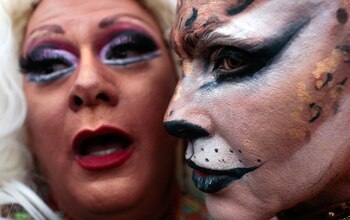 Algunos se pintaron y vistieron