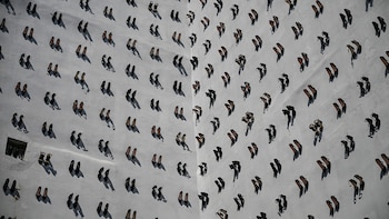 El artista colocó 440 pares