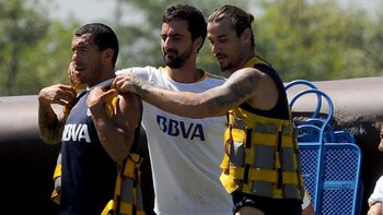 Tevez y Osvaldo en un
