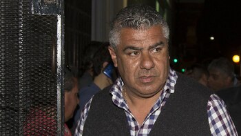 Claudio “Chiqui” Tapia, en la puerta de la AFA