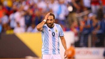 Gonzalo Higuaín con la camiseta