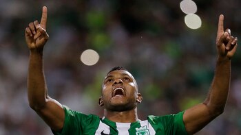 Miguel Borja festeja el único