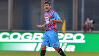 El delantero que pasó por el Catania le abrió la puerta a Boca y habló con Barros Schelotto (AP Photo/Carmelo Imbesi)